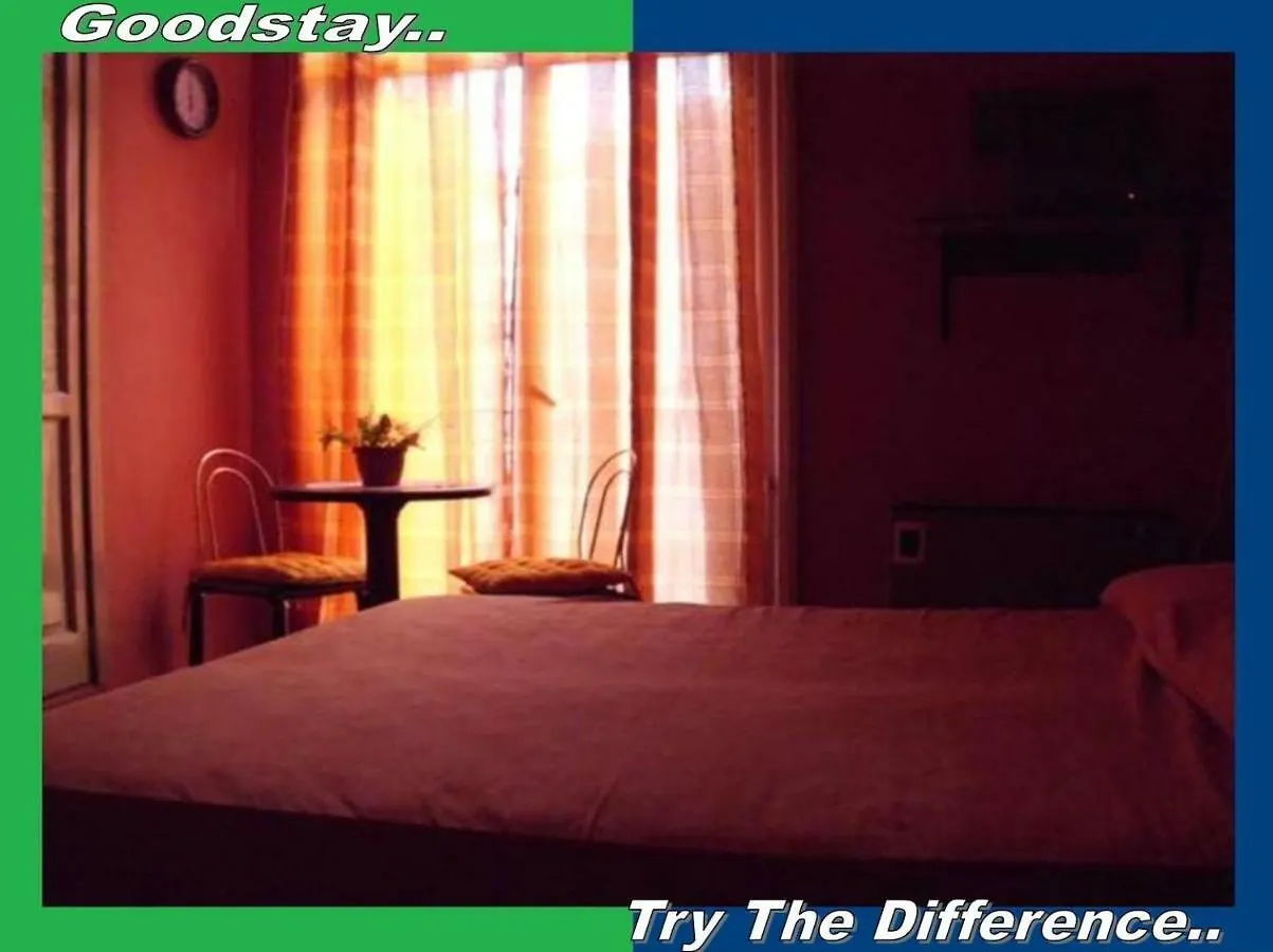 Santa Oliva Homestay Palerme